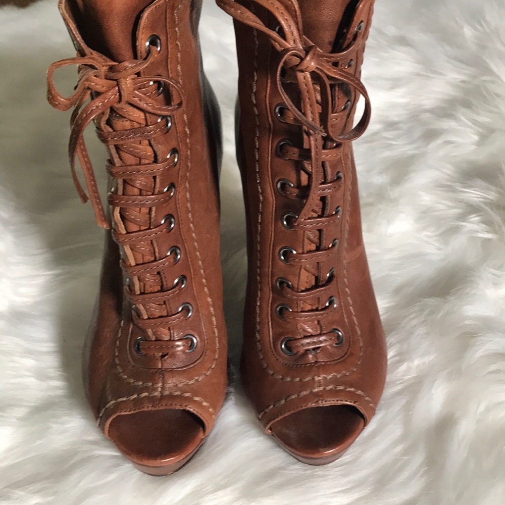 🌟2xHP🌟Miu Miu Lace Up Boots with zipper. Worn Once - Picture 3 of 8